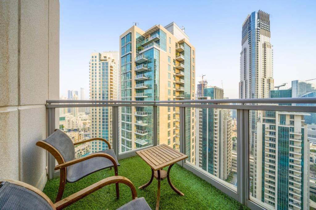 Spectacular Burj & Fountain View - Luxurious 3 Bedrooms & Maids Room - The Residences Dubai Dış mekan fotoğraf