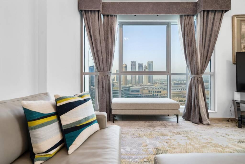 Spectacular Burj & Fountain View - Luxurious 3 Bedrooms & Maids Room - The Residences Dubai Dış mekan fotoğraf